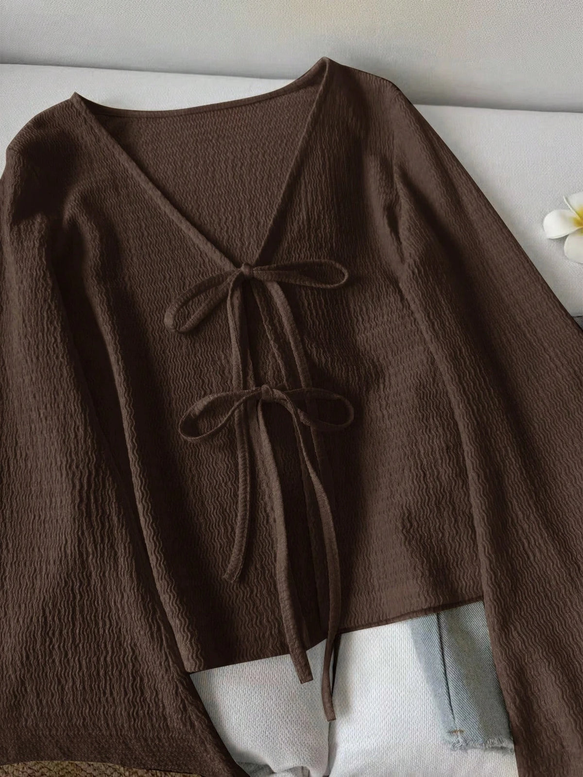 Women's Casual Solid Color Tie Front Semi-Fitted Flare Sleeve Blouse V-Neck Knit Textured Fabrics Cottagecore Top Spring/Fall