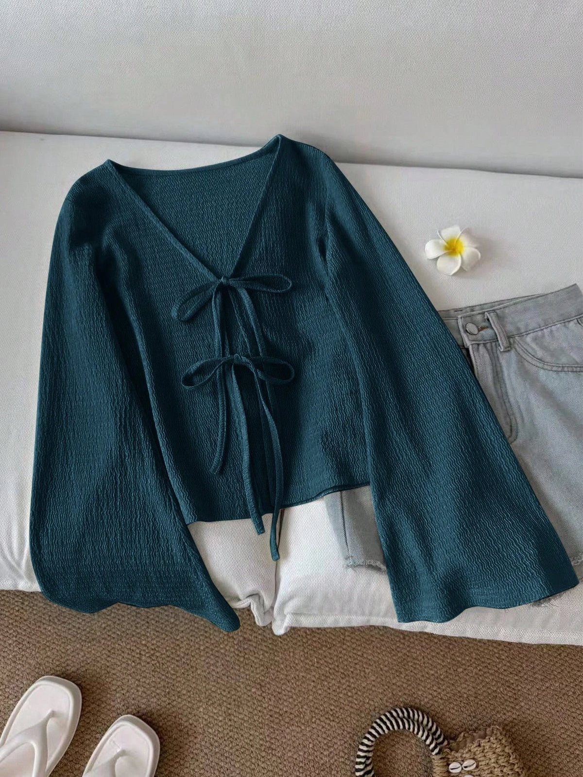 Women's Casual Solid Color Tie Front Semi-Fitted Flare Sleeve Blouse V-Neck Knit Textured Fabrics Cottagecore Top Spring/Fall